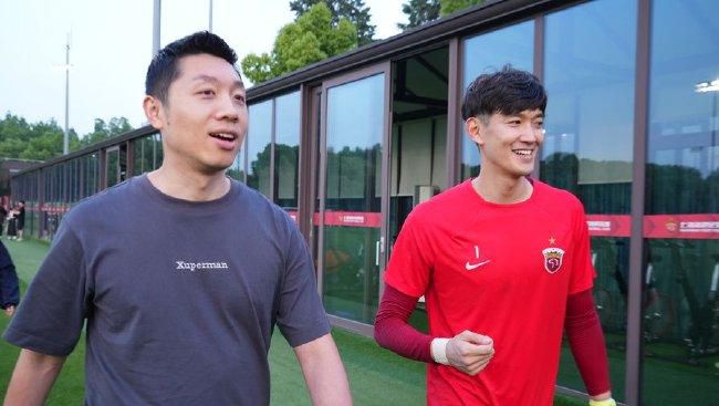 美人受粗犷凶猛攻h男男秘书
